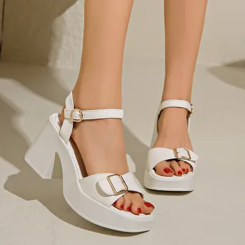 Retro elementai, moteriški laisvalaikio siurbliai 2024 naujas vientisos spalvos storio aukšto obcasie sandalai mados sagtis moterų sandalai Sandalai Moterims