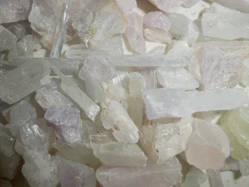 Spodumene Kunzite Hiddenite Triphane Crystal 1 iki 10 g mažais gabaliukais 1 Kg Daug